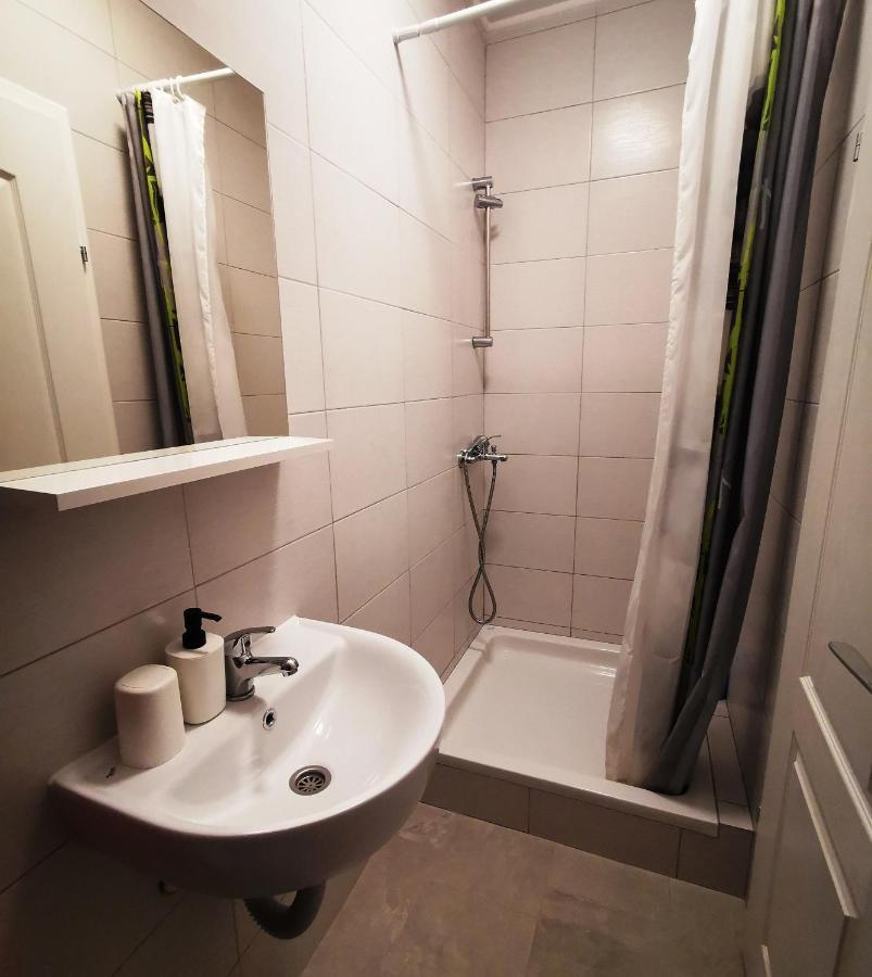 Vila Julija - Apartment & Rooms Otočac Eksteriør billede